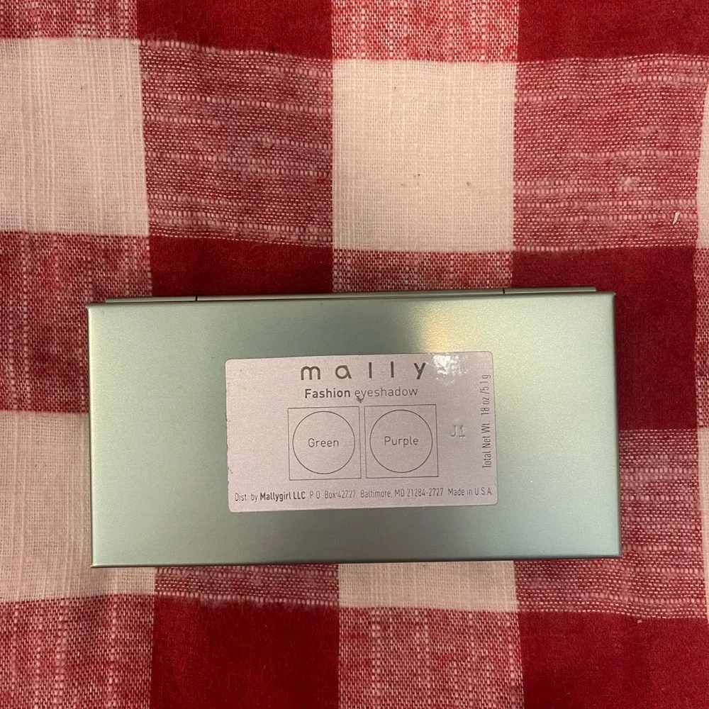 Mally Beauty Fashion Eyeshadow Duo in Green & Purple NEW